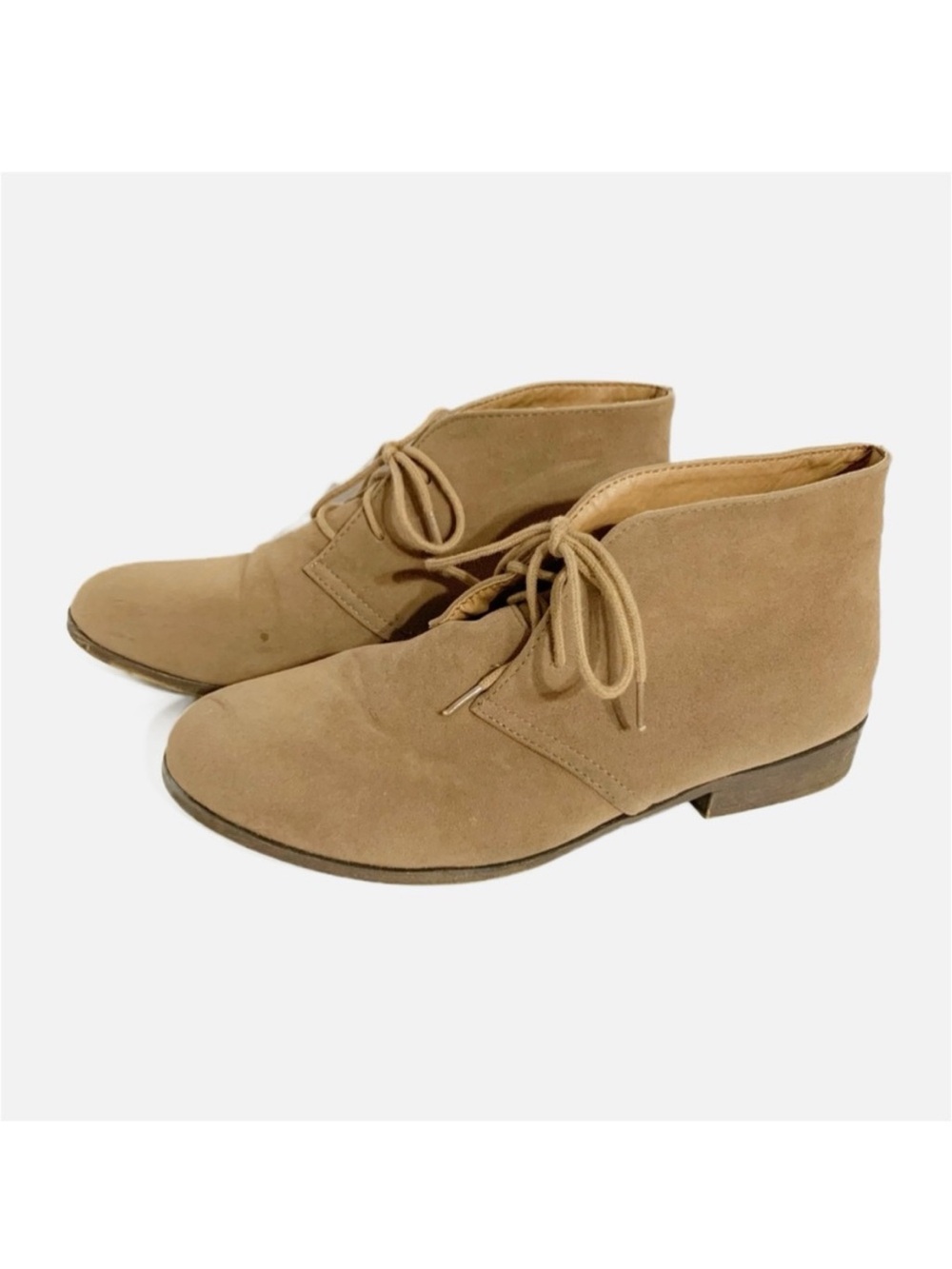 Madden Girl Dontee Faux Leather Ankle Chukka Boots Lace Up Rounded Toe Taupe